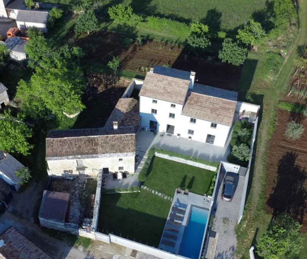 Br Villas By Rent Istria Radetići エクステリア 写真